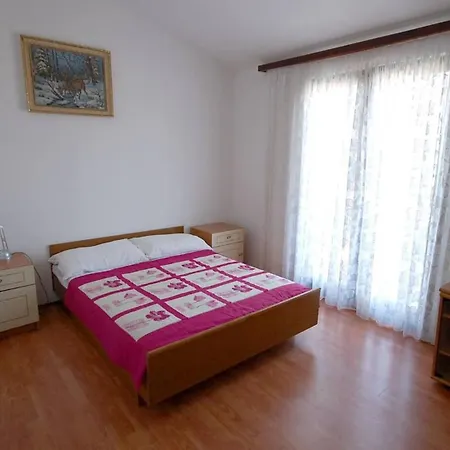 Appartement With Parking Space Njivice, Krk - 21762 Njivice
