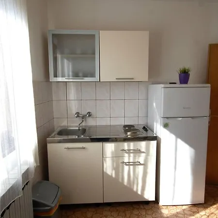 With Parking Space Njivice, Krk - 21762 Appartement Njivice