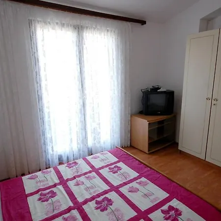 With Parking Space Njivice, Krk - 21762 Apartman Njivice