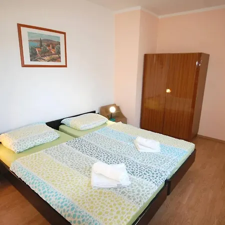 Appartement With Parking Space Njivice, Krk - 21762