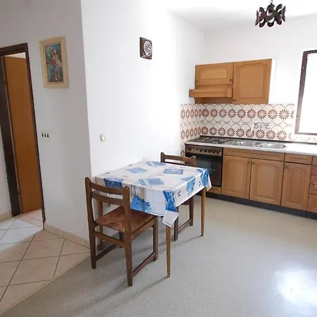 Appartement With Parking Space Njivice, Krk - 21762 Njivice