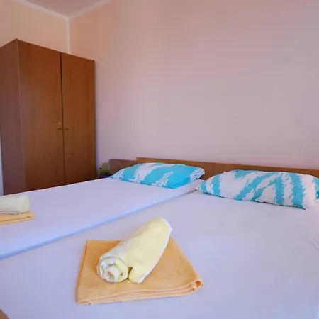 With Parking Space Njivice, Krk - 21762 Appartement *