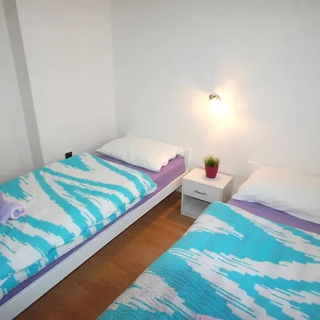 With Parking Space Njivice, Krk - 21762 Appartement