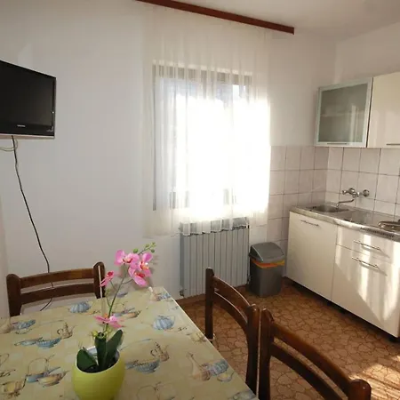 Appartement With Parking Space Njivice, Krk - 21762