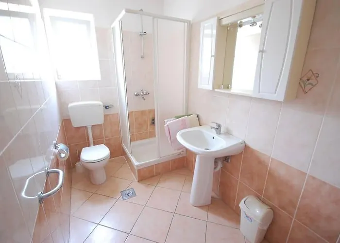 Apartamento With Parking Space Njivice, Krk - 21762 *