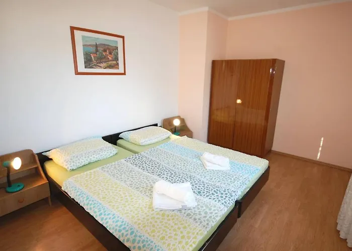 Apartamento With Parking Space Njivice, Krk - 21762