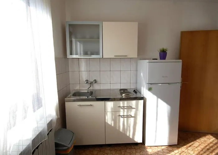 With Parking Space Njivice, Krk - 21762 Apartamento Njivice