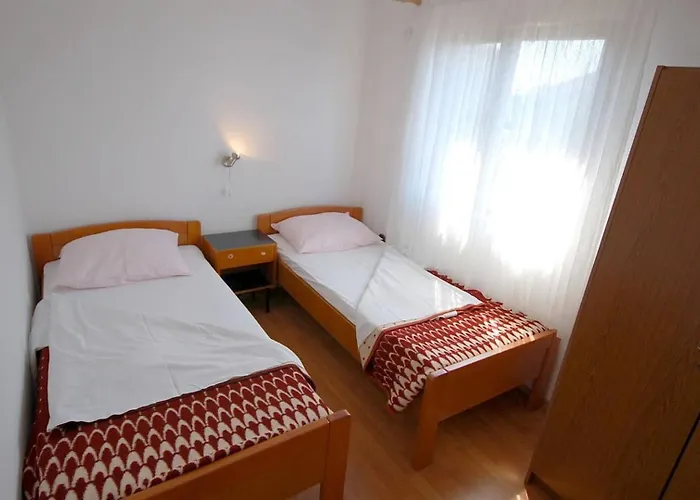 With Parking Space Njivice, Krk - 21762 Apartamento *
