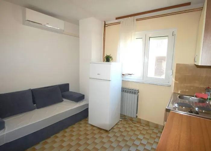 Apartamento With Parking Space Njivice, Krk - 21762 *