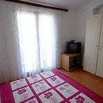 With Parking Space Njivice, Krk - 21762 Apartment Njivice